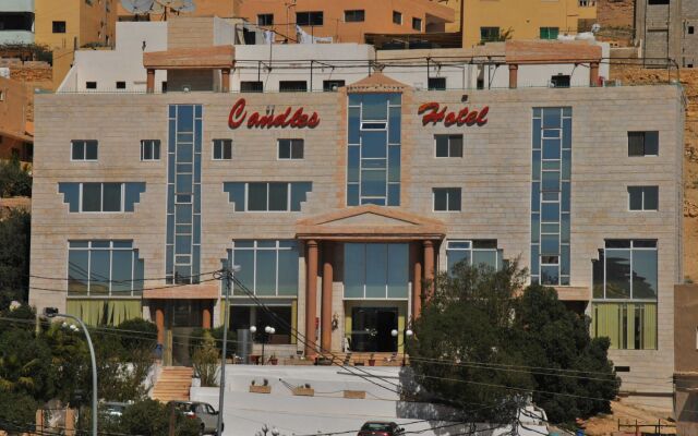 Отель Candles Hotel Иордания, Вади-Муса - 1 отзыв об отеле, цены и фото номеров - забронировать отель Candles Hotel онлайн вид на фасад