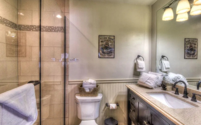 Granlibakken Retreat Near Tahoe Beach!