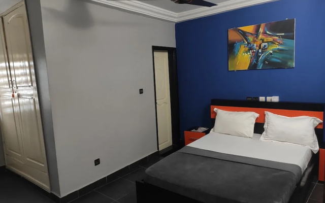 Room-standard Double Bed in Royal Blue G