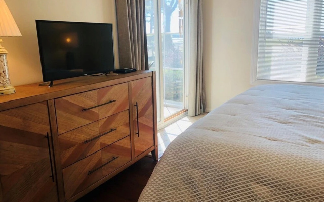 Holden Hideaway 2 Bedroom Condo by RedAwning