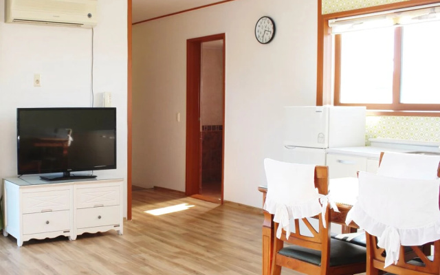 Seogwipo Jeju Badagaeso Pension