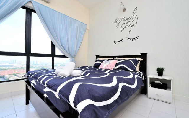 6-8 pax SetiaWalk 5min LRT Cozy Apartment Puchong