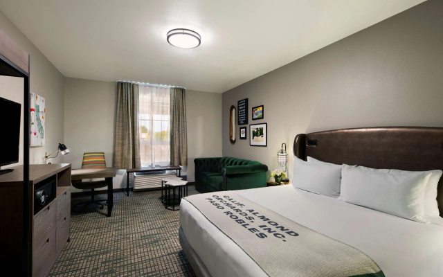 Oxford Suites Paso Robles