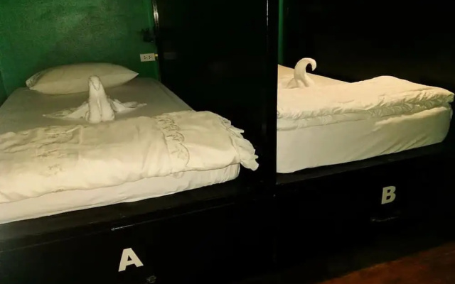Crossroads House - Hostel