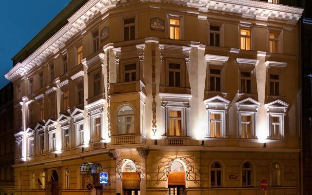 Отель Kinsky Garden Чехия, Прага - 10 отзывов об отеле, цены и фото номеров - забронировать отель Kinsky Garden онлайн вид на фасад
