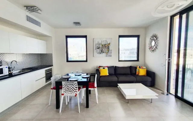 New Apartment Near the Beach With Parking TL53