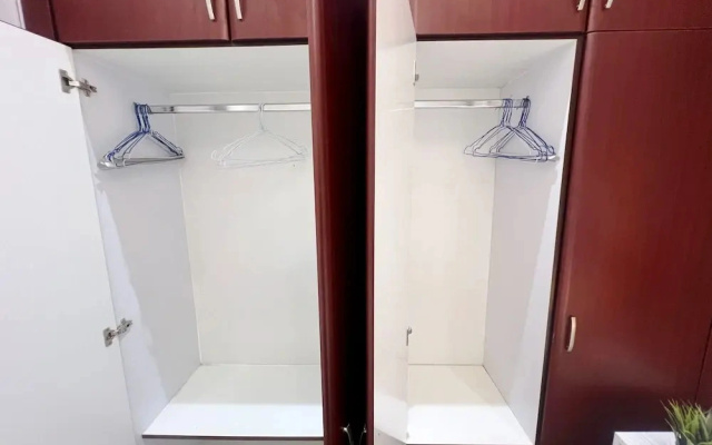 Contemporary Partition Room in Tecom