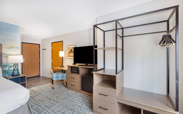 AmericInn by Wyndham Duluth South Black Woods Event Center