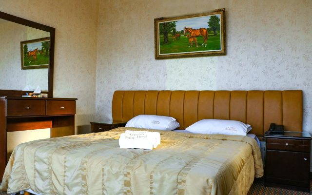 Grand Suites Hotel