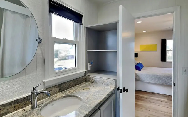 Polly's Place by Topsail Realty