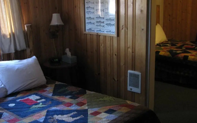 Evergreen Motel