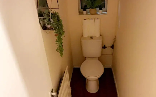 Impeccable 1-bed, Sleeps 2, Free Parking