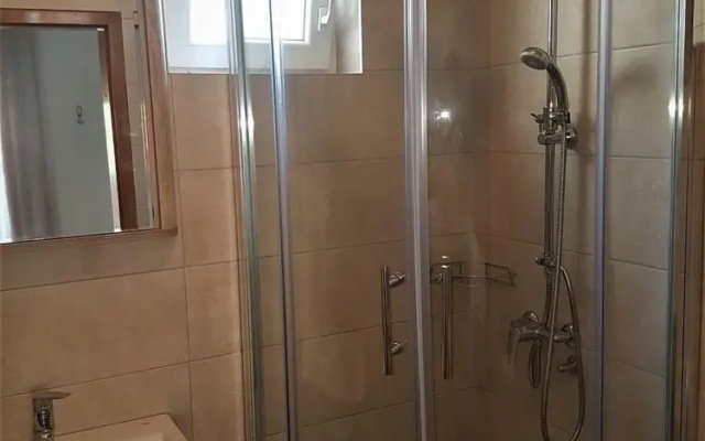 Olive - Swimming Pool - SA4