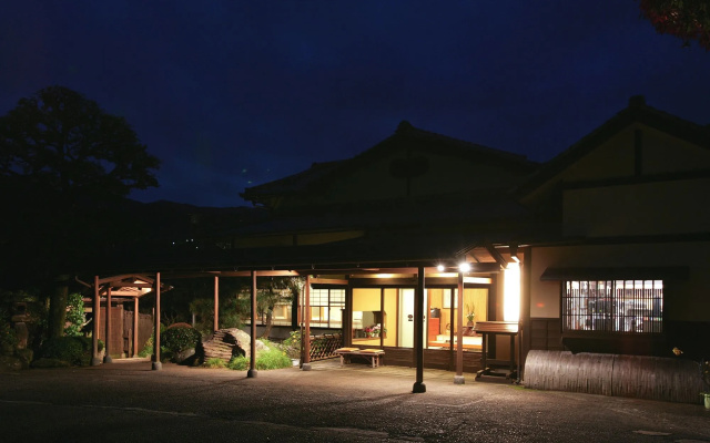 Yugawara Spa Ryokan Ashikari
