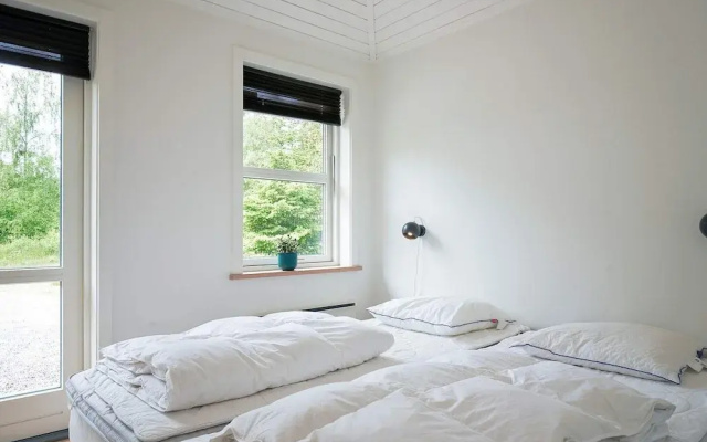 6 Person Holiday Home in Aakirkeby