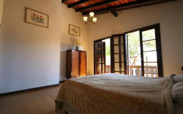 Manga Rosa Hostel