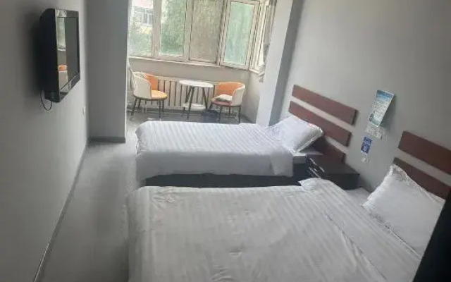 Yichun Prosperity Family Hotel