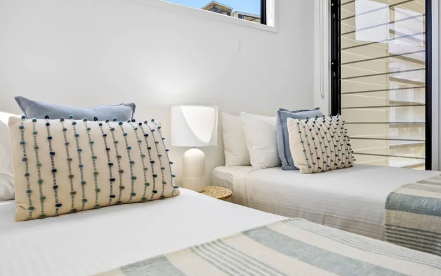 Bokarina 3-bed Stunning Home, Steps From Beach