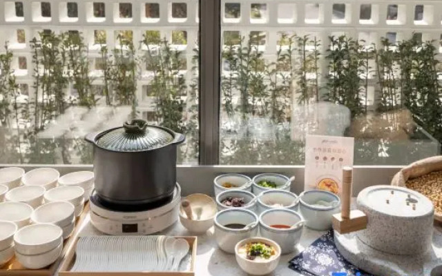 Homeinn Selected Hotel (Shanghai Caohejing Liuzhou Road)