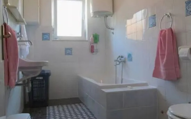 Esther Apartment