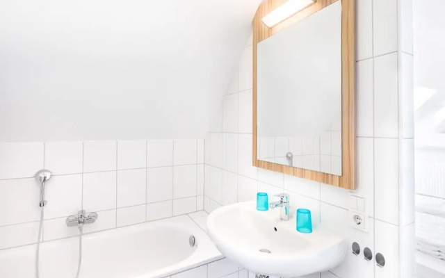 Spacious, Modern Apartment Near the Centre