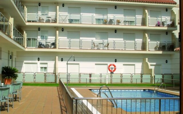 Отель Loto Conil Apartamentos Испания, Кониль-де-ла-Фронтера - отзывы, цены и фото номеров - забронировать отель Loto Conil Apartamentos онлайн вид на фасад