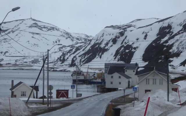 Kongsfjord Holiday Home