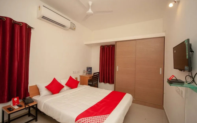 Oyo 24052 Flagship Covelong Residency