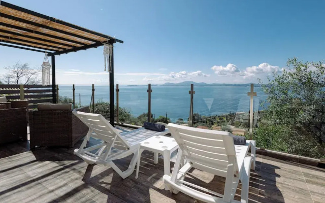 The Greystone House by Konnect, Views to the Sea