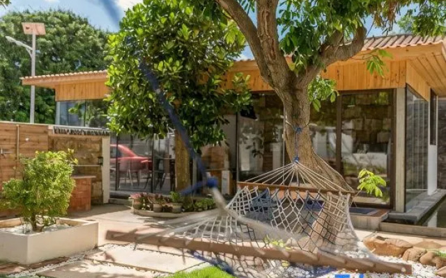 Weizhou Island Lingjing Yunshan Homestay (Shell Beach)