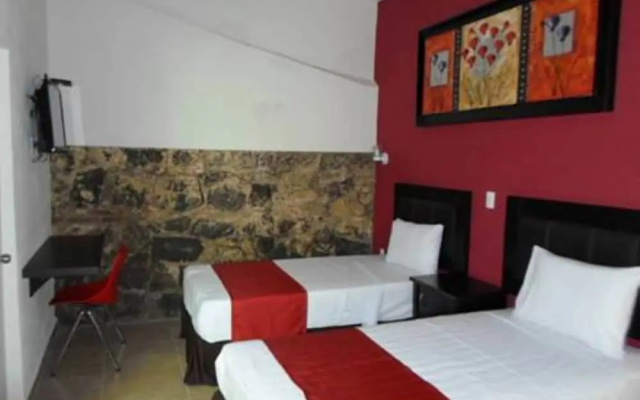 Hotel Montroi City