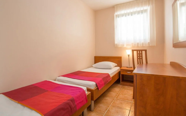 Apartment with Sea View And Ac, 12 Km From Sibenik