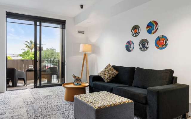 Roomie Apartment Hotel