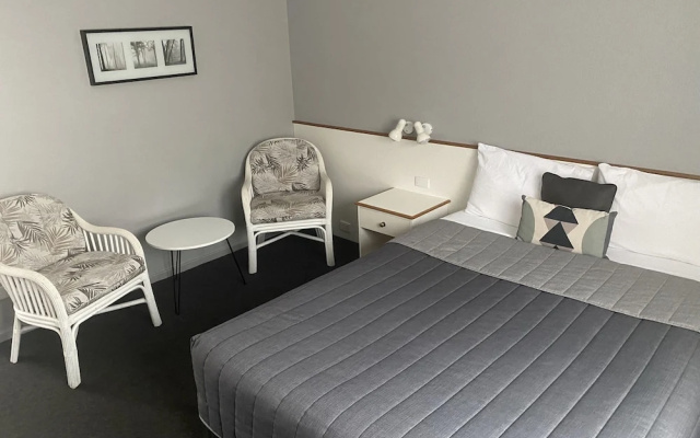 Tumbarumba Motel & Elms Restaurant