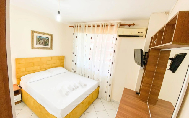 Comfortable Golem Beach Apartment
