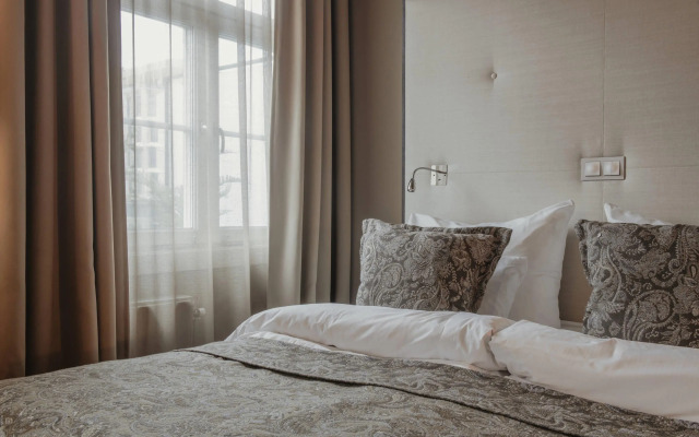Home Hotel Folketeateret