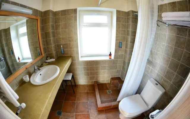 Golden Sea View Suites
