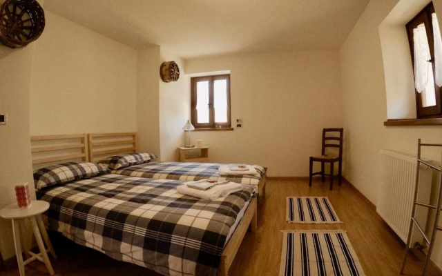 4lander House Balins