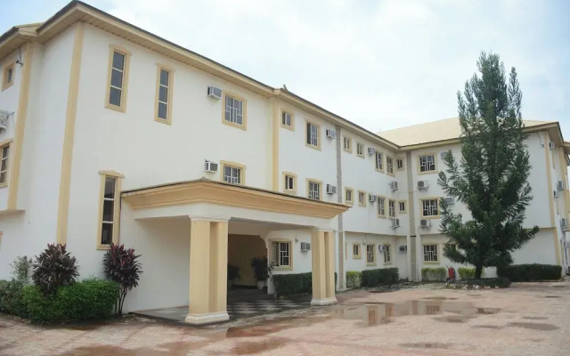 Kim Royal Hotel And Suites