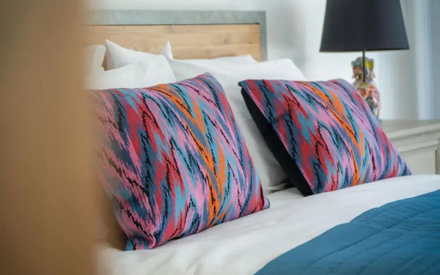 Suite 11 - Sleeping Giant Hotel - PEN Y CAE Inn