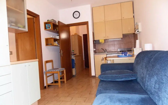 Flat With Parking Only 100m From the Beach