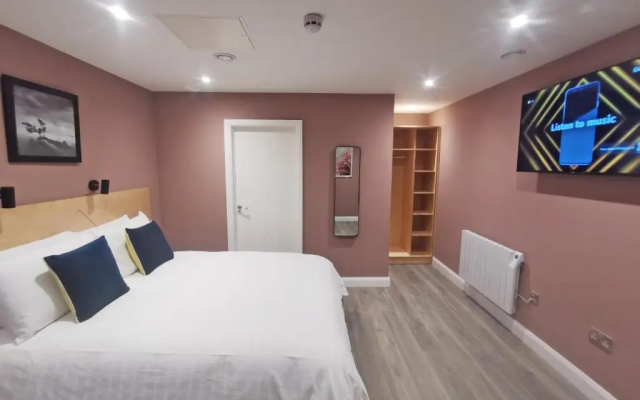 Port 56 Guesthouse