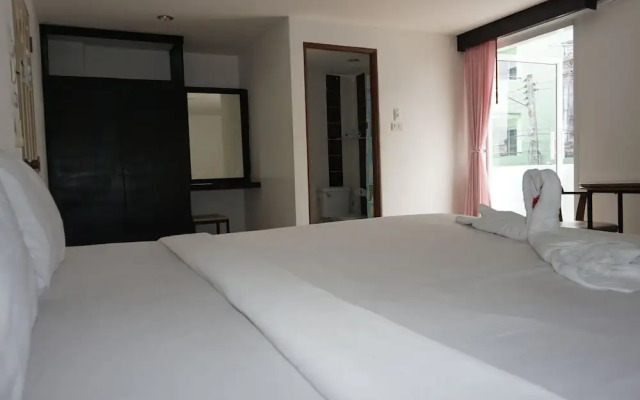 Nirakon Hotel