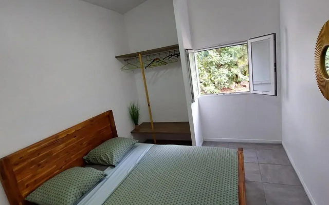L'avocat avec piscine chauffée et jacuzzi