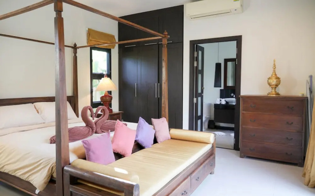 Vacation Pool Villa Naiharn Phuket