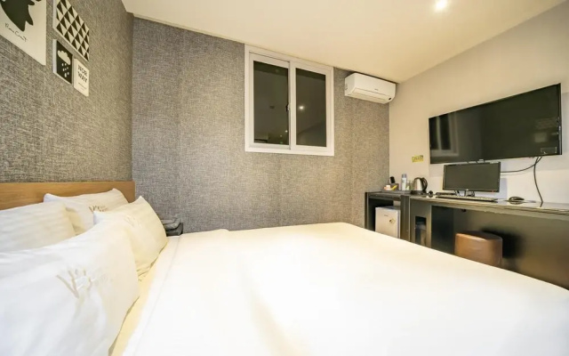 Changwon V3 Self Check-In Motel