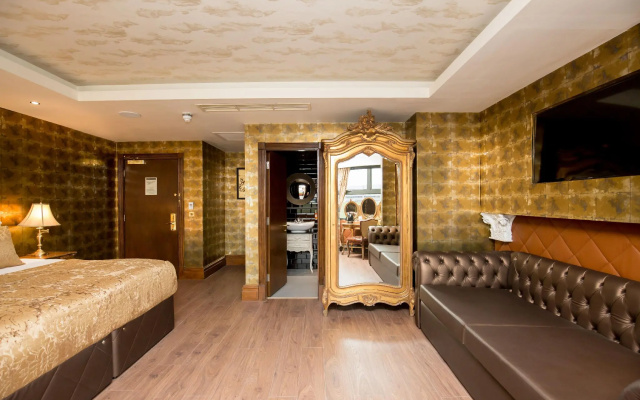 Signature Living at Shankly Hotel