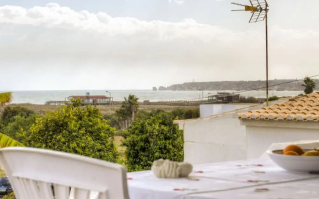 Villa - 2 Bedrooms with WiFi and Sea views - 107983