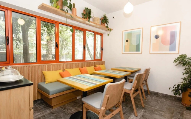 Modern, Art Deco Space in La Condesa w Terrace!
