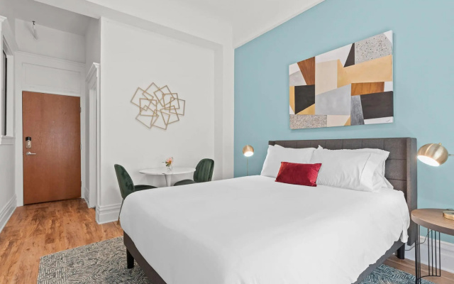 La Monarca Hotel Unit 505